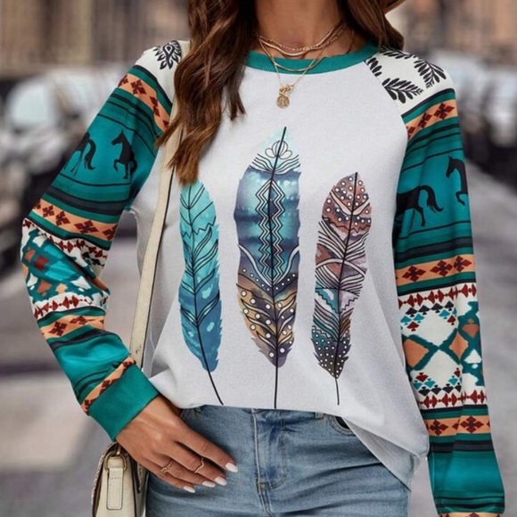 🌵Aztec Feather Print Raglan Sleeve Top - Picture 2 of 16